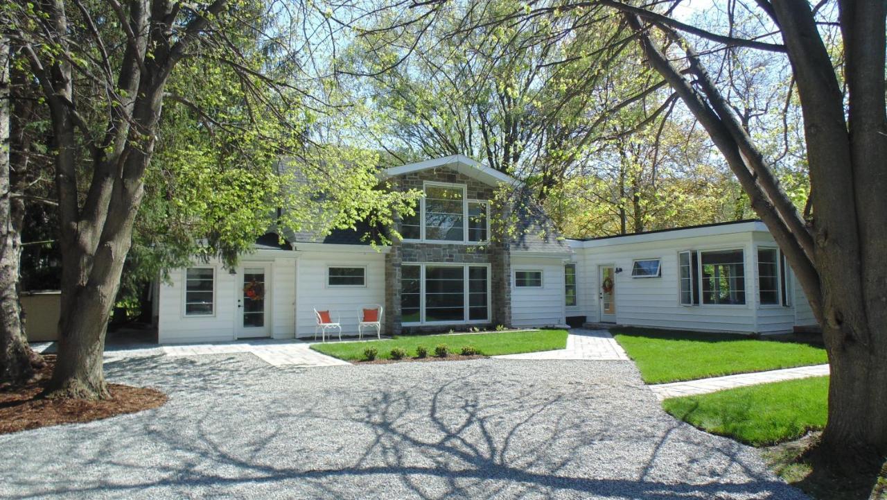 Carriage House On Kent Bed & Breakfast Niagara-on-the-Lake Exterior photo